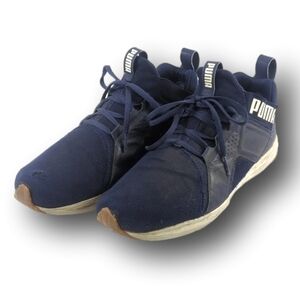 Well-loved pull on PUMA sneakers